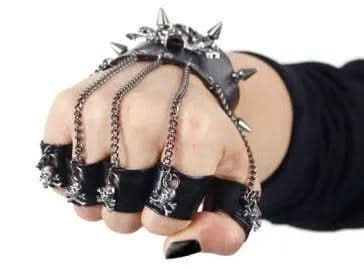 Bracelet "tête de mort" et bagues