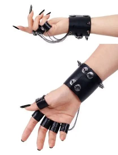 Bracelet "tête de mort" et bagues